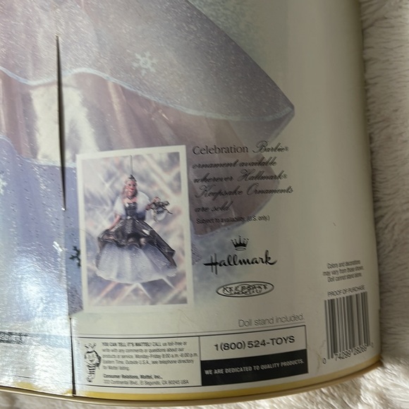 NRFB Celebration Barbie ~ 2000 🎊 - Picture 9 of 12